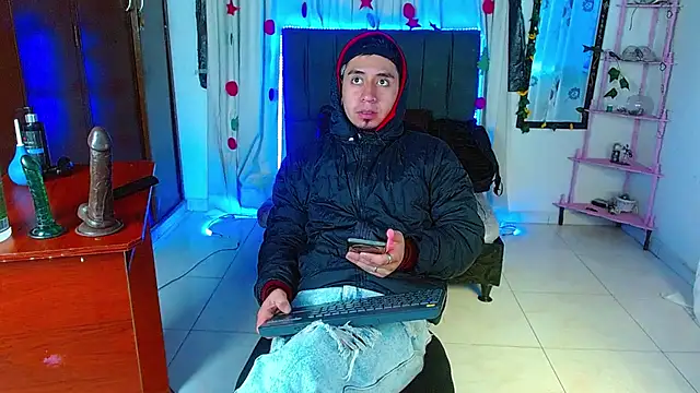 abnerdam01 online show from November 2025 11:47:01 AM