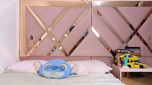 Sophia moo  online show from October 2025 05:26:02 AM