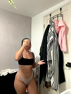 KayleeBella online show from October 2025 09:22:01 PM