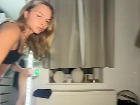 KayleeBella online show from November 2025 09:25:01 PM