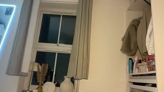 KayleeBella online show from November 2025 09:59:01 PM