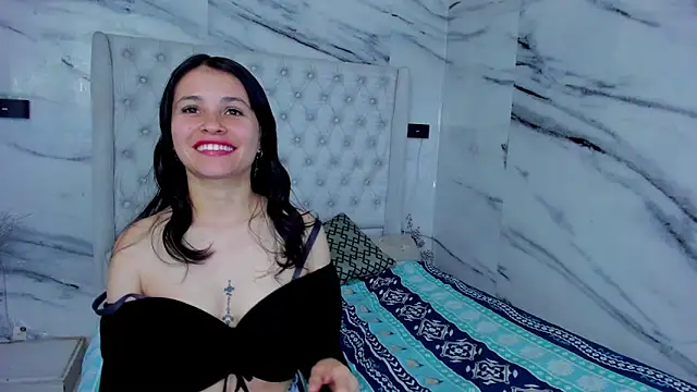 Ari and Storm online show from October 2025 04:27:02 PM