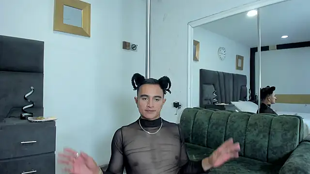 LiamDeep online show from September 2025 10:10:02 PM