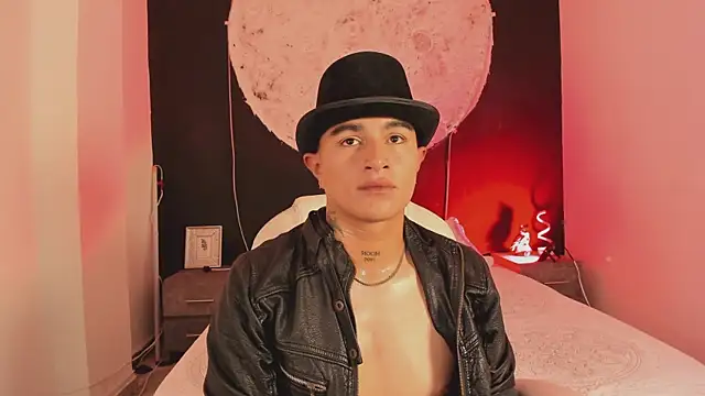 LiamDeep online show from September 2025 04:44:01 AM