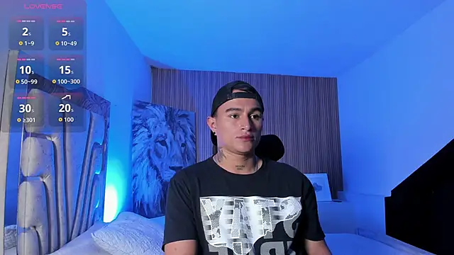 LiamDeep online show from October 2025 05:45:01 PM