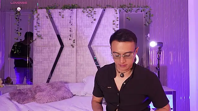 LiamDeep online show from January 2026 09:17:01 PM