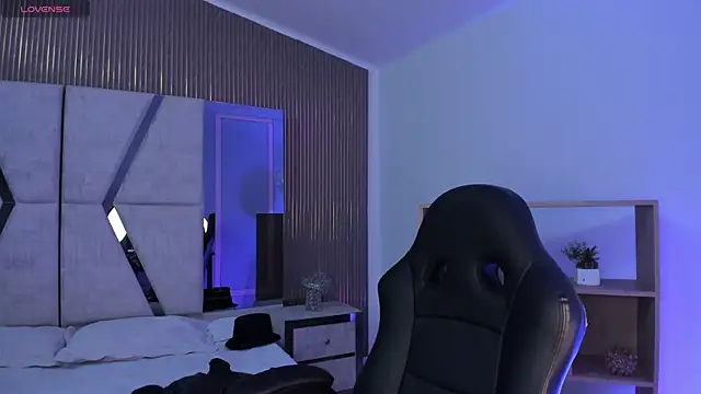 LiamDeep online show from February 2026 08:18:01 PM