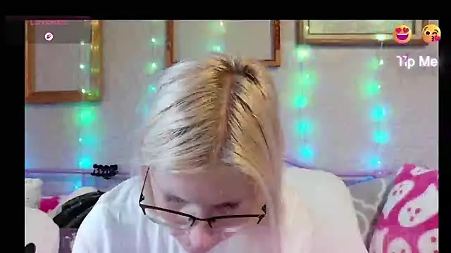 Snapshot of samanthamalichite chatting on June 2026 12:38:02 PM samanthamalichite online show from June 2026 12:38:02 PM