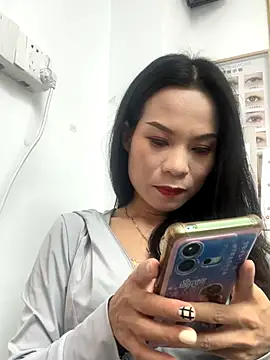 Baby-mmm online show from October 2025 07:12:02 AM