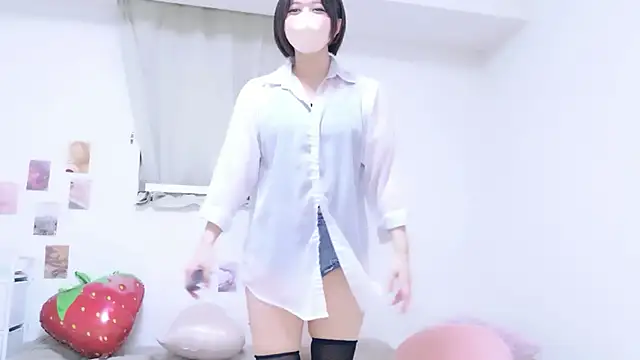 Snapshot of Hinata_Sun chatting on April 2026 12:04:01 PM Hinata Sun online show from April 2026 12:04:01 PM