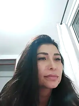 mia mancinii online show from November 2025 09:47:01 PM