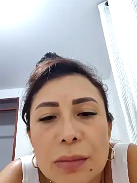 mia mancinii online show from April 2026 04:28:01 AM