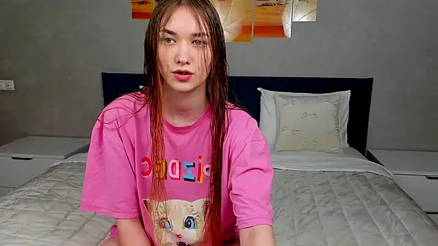 AmadaReine online show from February 2026 03:18:01 AM