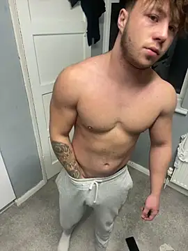 harleybarker online show from November 2025 09:28:01 PM