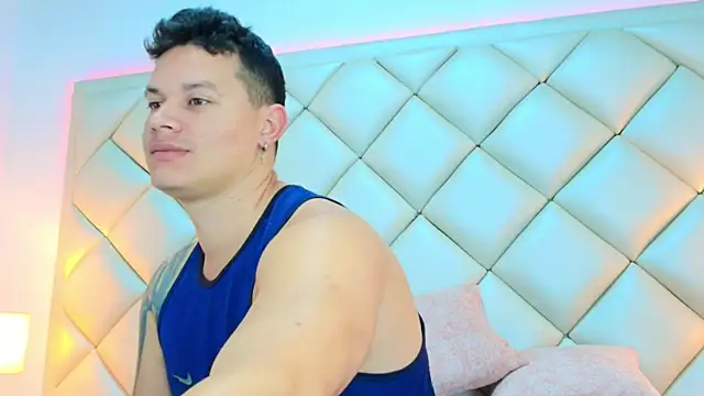 Snapshot of EclipseandFlame chatting on October 2025 01:53:02 PM EclipseandFlame online show from October 2025 01:53:02 PM