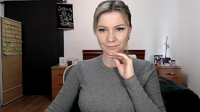 ParadiseAlina online show from April 2026 06:20:01 PM