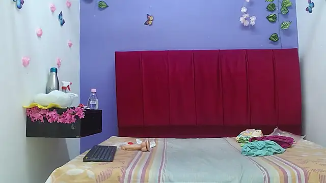 andrealopezcm101 online show from October 2025 11:07:01 AM