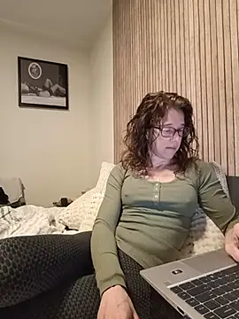 Snapshot of JezebelDutch chatting on May 2026 06:41:02 AM JezebelDutch online show from May 2026 06:41:02 AM