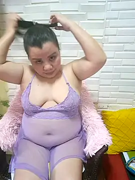 hotlyn45 online show from November 2025 02:47:02 AM