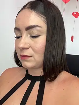 Amelia laurent online show from February 2026 07:32:02 PM