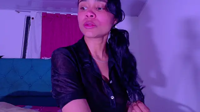 Snapshot of Kristall_06 chatting on July 2026 05:23:02 AM Kristall 06 online show from July 2026 05:23:02 AM