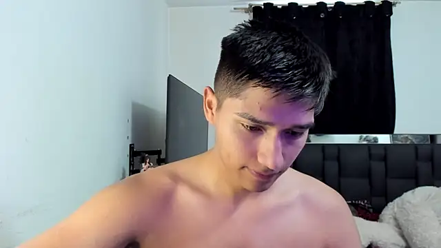 Snapshot of mateo-Esposito chatting on May 2026 06:03:01 PM mateo-Esposito online show from May 2026 06:03:01 PM