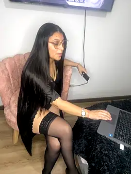 Zui Rouse online show from September 2025 04:01:02 AM
