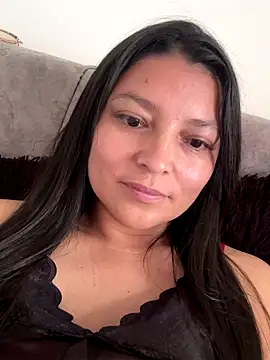 Zui Rouse online show from October 2025 04:05:02 PM