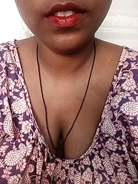 Snapshot of Schii69 chatting on November 2025 06:46:01 AM Schii69 online show from November 2025 06:46:01 AM