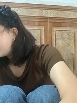 Snapshot of Lonnina chatting on October 2025 02:00:01 AM Lonnina online show from October 2025 02:00:01 AM