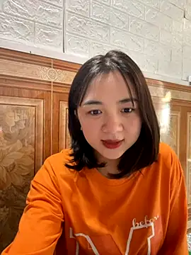 Snapshot of Lonnina chatting on October 2025 04:29:02 AM Lonnina online show from October 2025 04:29:02 AM