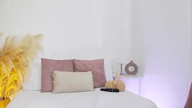 NicolleSteel online show from March 2026 01:28:01 PM