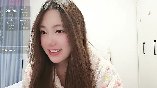 Snapshot of Luna_868 chatting on November 2025 04:29:02 PM Luna 868 online show from November 2025 04:29:02 PM