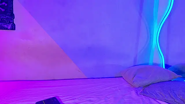 Laura and Kevin online show from October 2025 02:36:01 PM