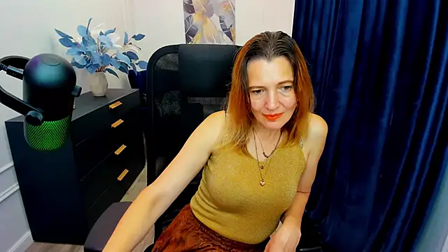 NikaStraitlive online show from October 2025 11:35:01 PM