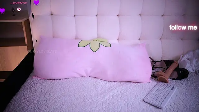 Snapshot of Pussylovekate chatting on March 2026 08:19:01 AM Pussylovekate online show from March 2026 08:19:01 AM