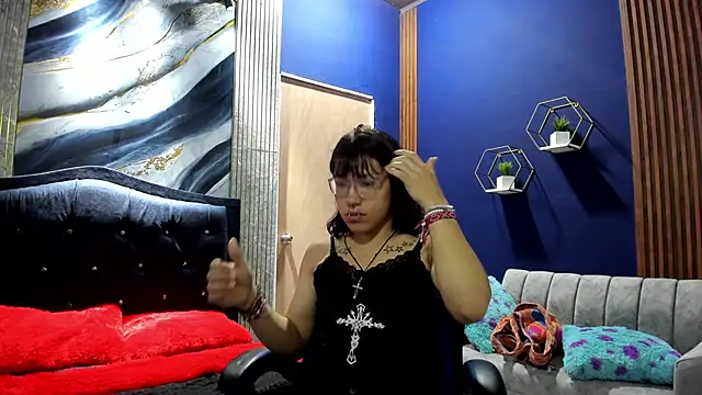 christina vamp1 online show from November 2025 01:56:02 PM