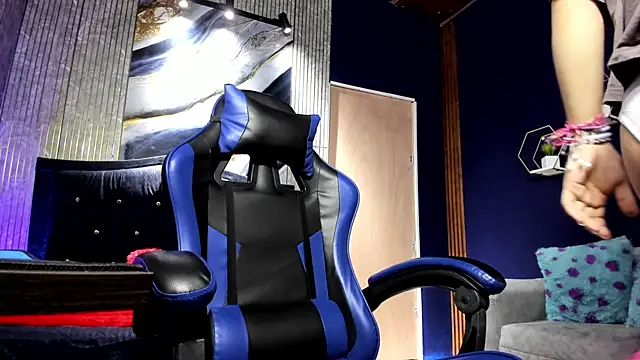 christina vamp1 online show from November 2025 01:54:02 PM