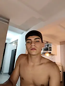 Zeusmagnos online show from September 2025 10:36:01 PM