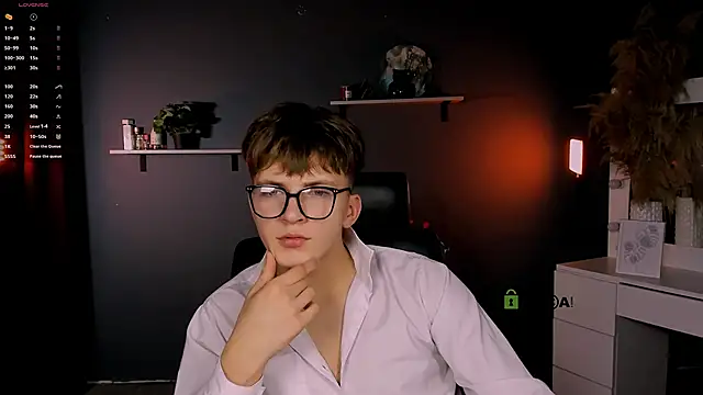 travis wolf  online show from October 2025 07:33:02 PM