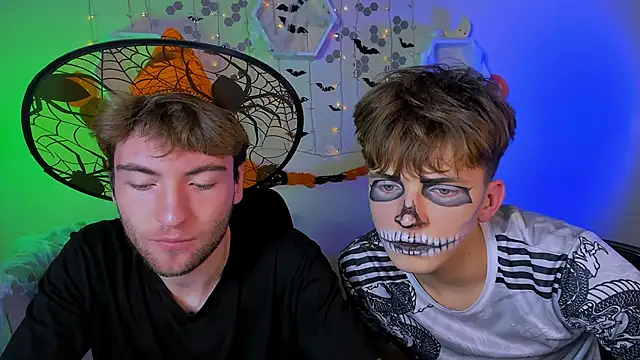 travis wolf  online show from October 2025 06:39:02 PM