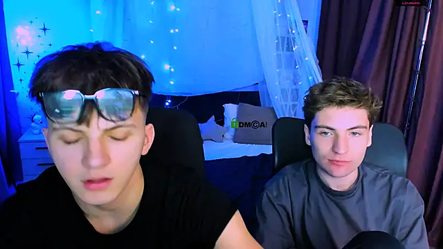 travis wolf  online show from December 2025 08:47:02 PM