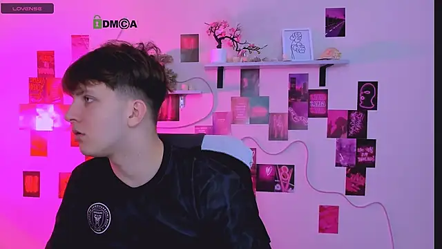 travis wolf  online show from April 2026 08:54:01 AM