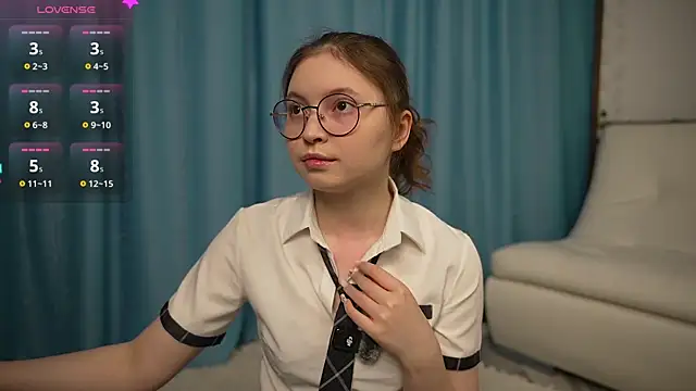 Snapshot of Ruminelle chatting on October 2025 01:21:01 PM Ruminelle online show from October 2025 01:21:01 PM