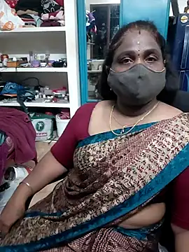 Snapshot of Tamil_Kavitha10 chatting on May 2026 03:06:01 PM Tamil Kavitha10 online show from May 2026 03:06:01 PM