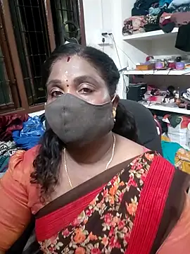 Snapshot of Tamil_Kavitha10 chatting on June 2026 05:28:02 PM Tamil Kavitha10 online show from June 2026 05:28:02 PM