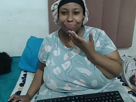 Chubby Queenx255 online show from October 2025 04:01:01 AM