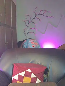 royeoy22 online show from April 2026 05:18:02 AM