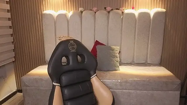  Mia Evans 1 online show from February 2026 08:29:02 PM