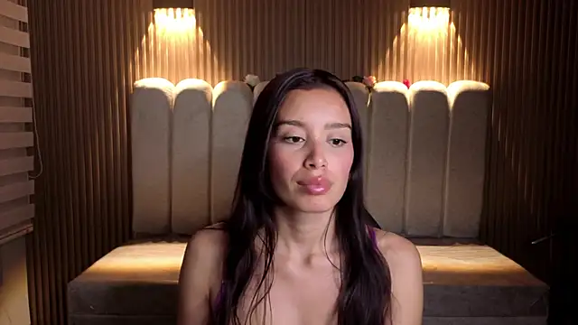 Snapshot of _Mia_Evans_1 chatting on April 2026 07:39:01 PM Mia Evans 1 online show from April 2026 07:39:01 PM